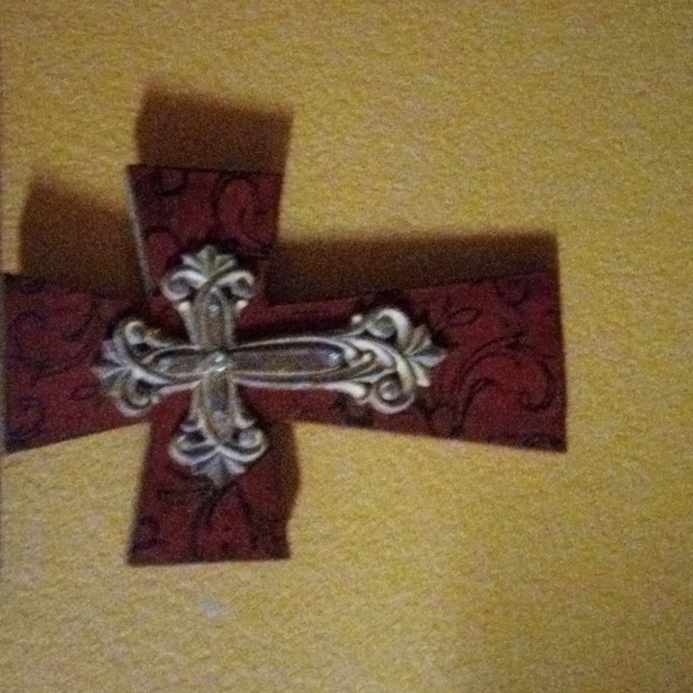 Very beautiful heavy cross will go with any room decor wall mounted